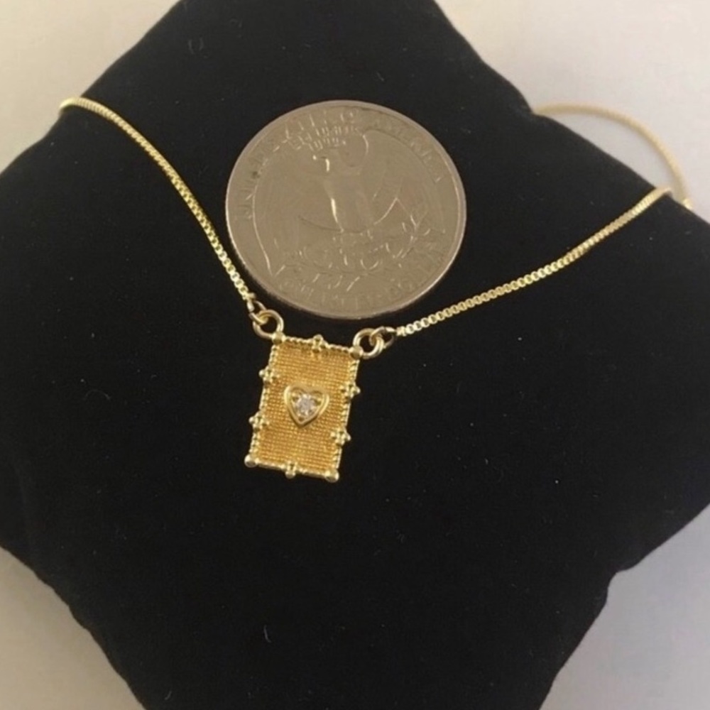 18k Gold Heart Plaque Necklace - Picture 7 of 8